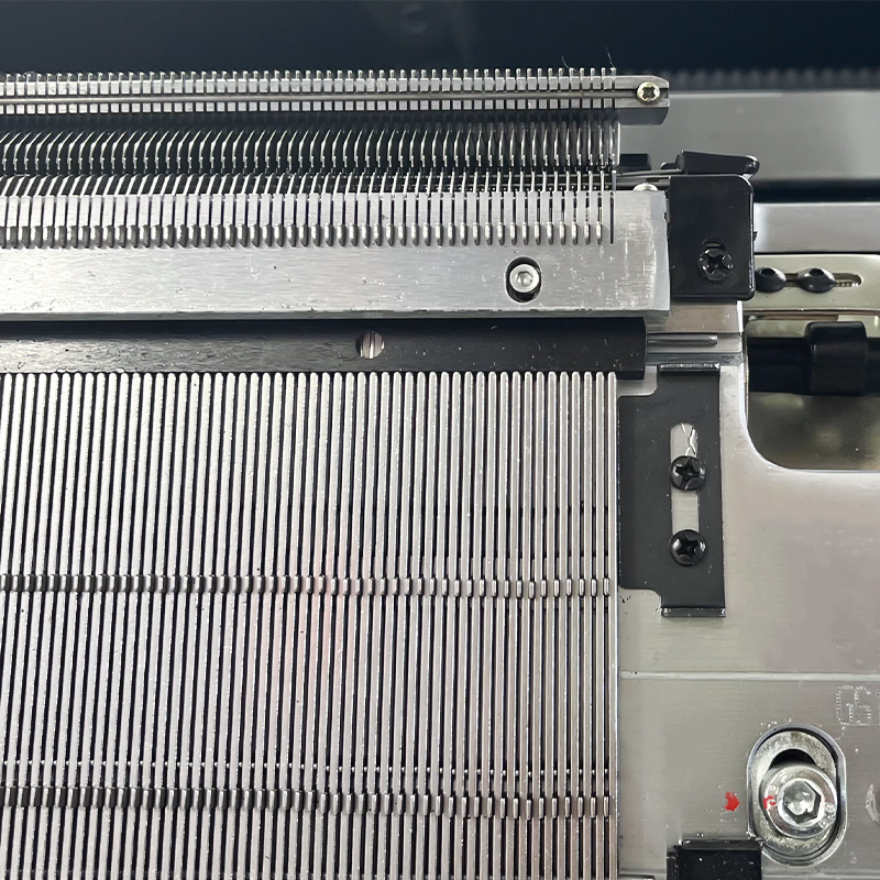 GS-S352C 52英寸三系统复合针自下而上毛衣编织机